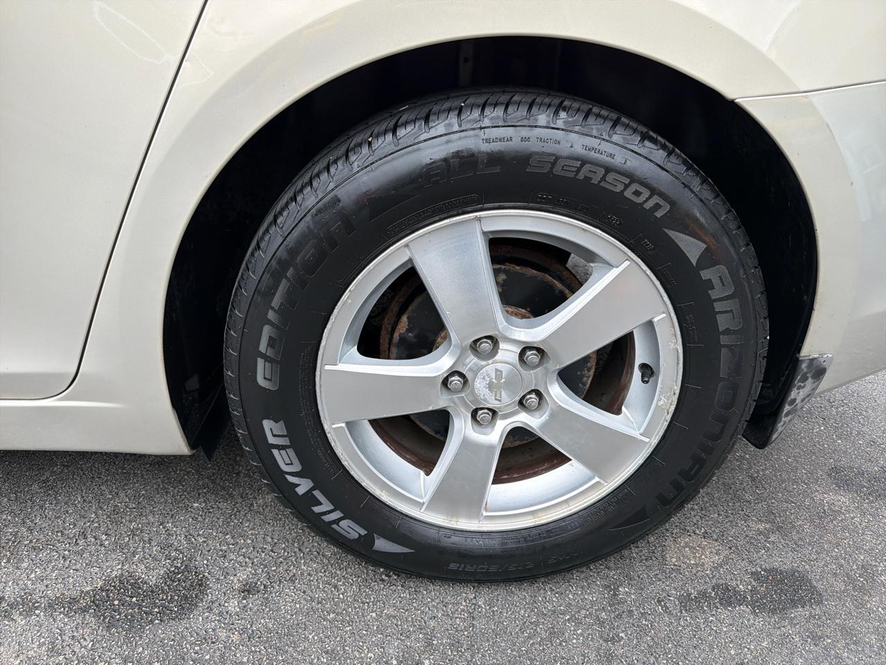 Chevrolet Cruze 4dr Sdn LT w/1LT 2012