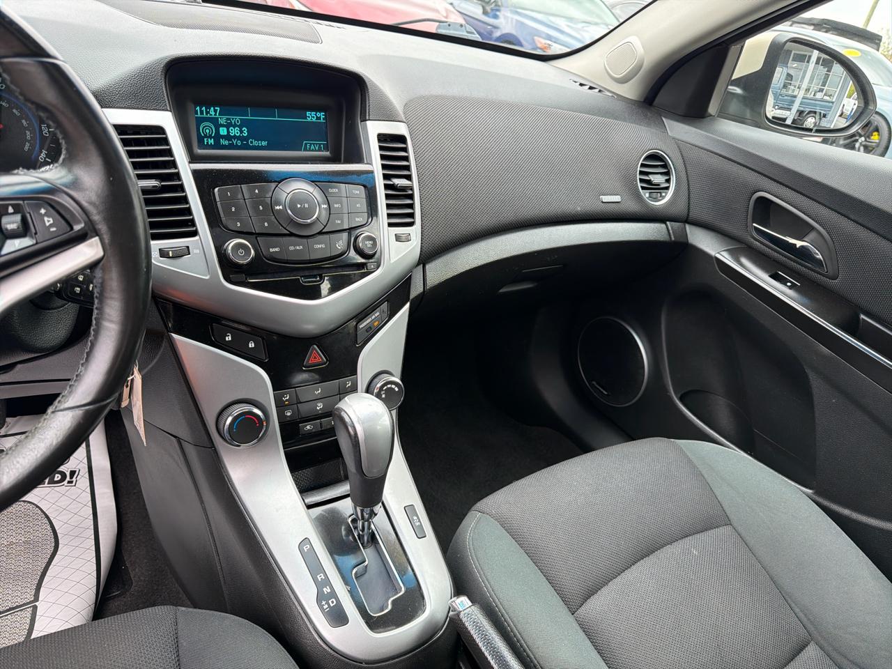 Chevrolet Cruze 4dr Sdn LT w/1LT 2012