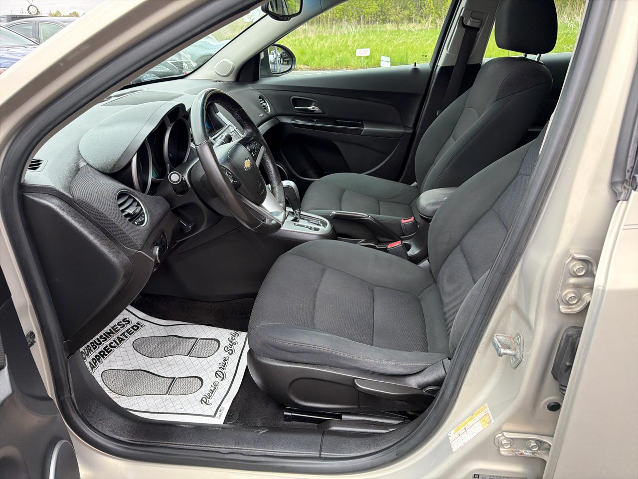 Chevrolet Cruze 4dr Sdn LT w/1LT 2012