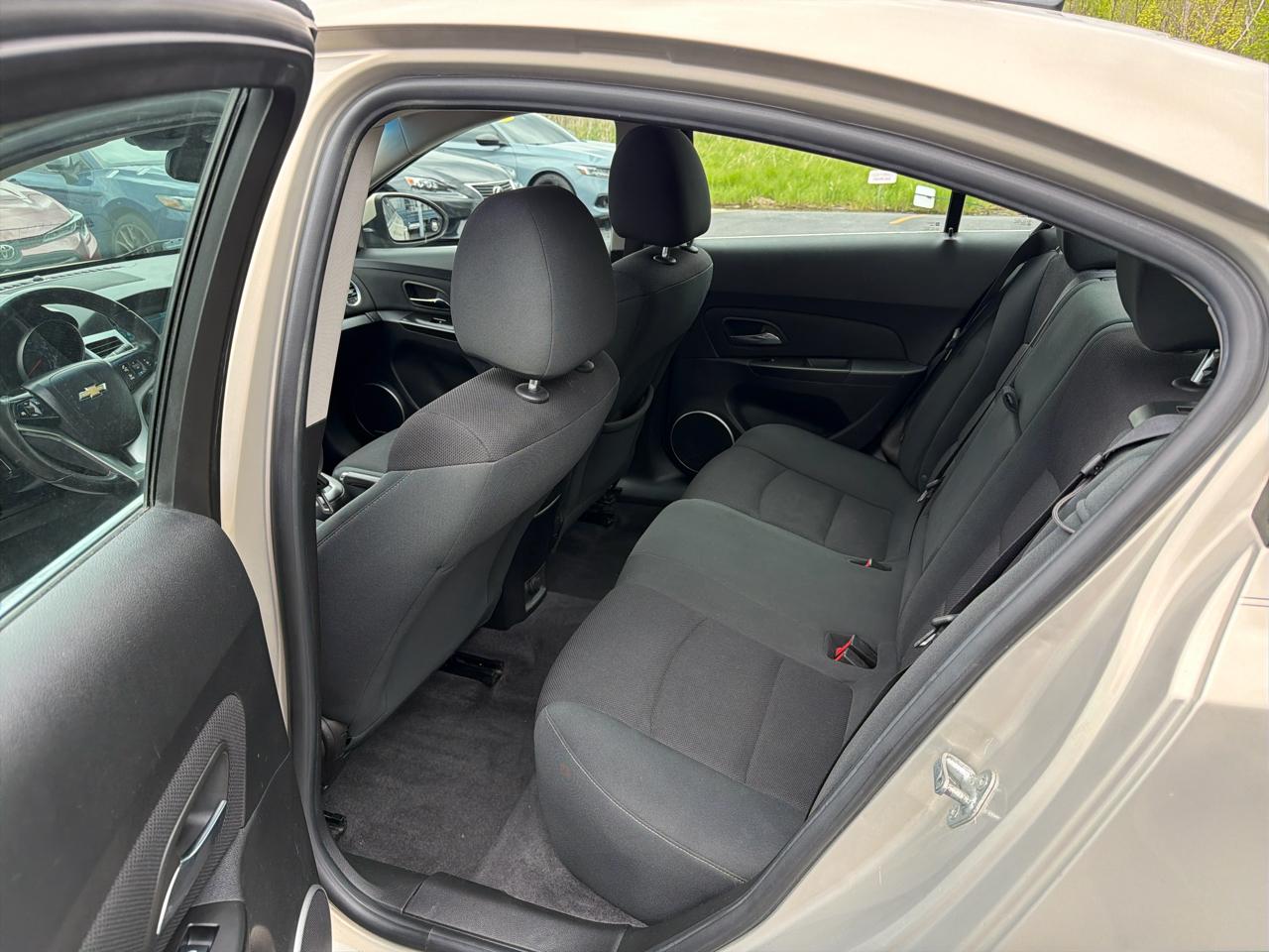 Chevrolet Cruze 4dr Sdn LT w/1LT 2012