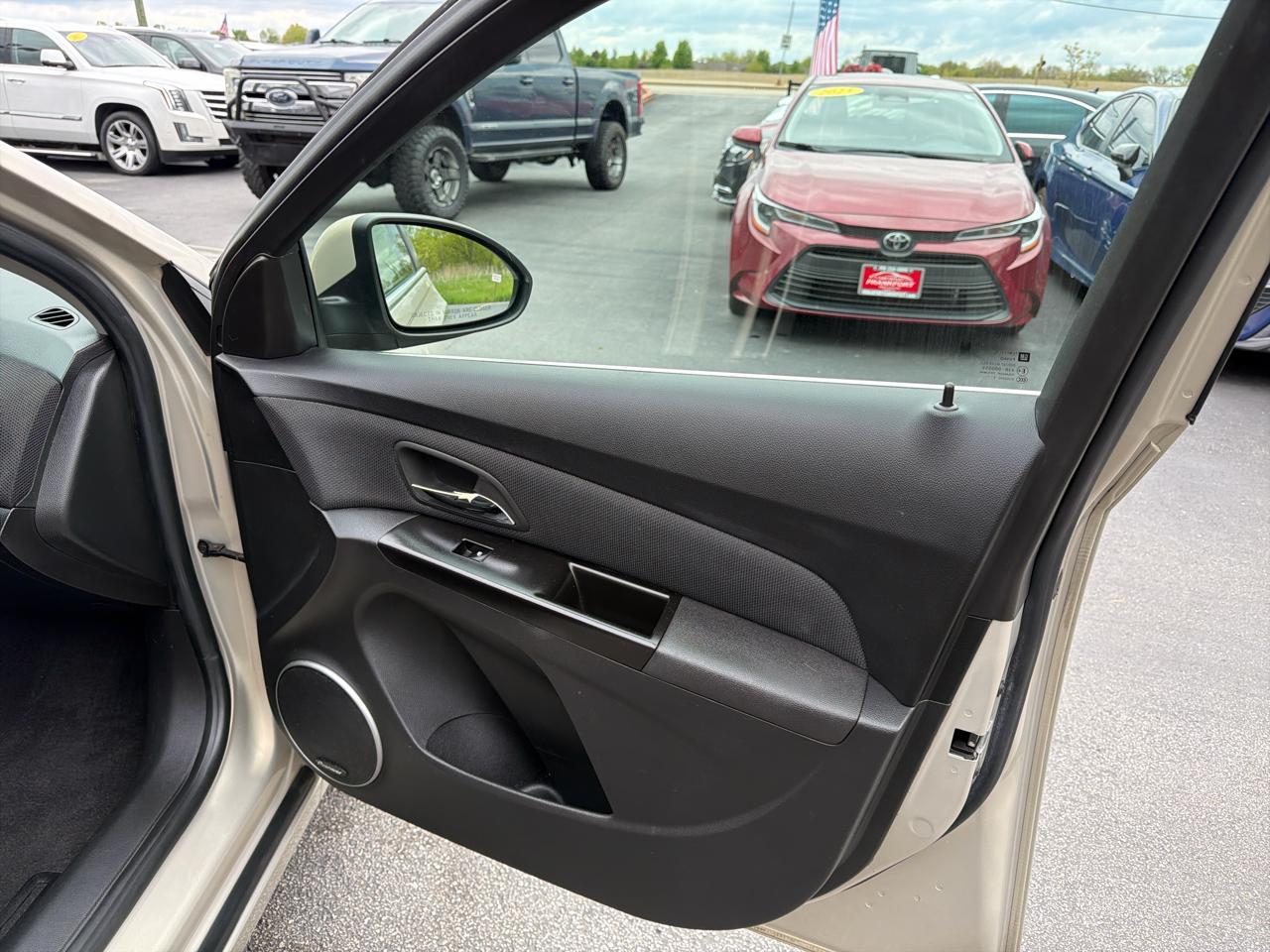 Chevrolet Cruze 4dr Sdn LT w/1LT 2012