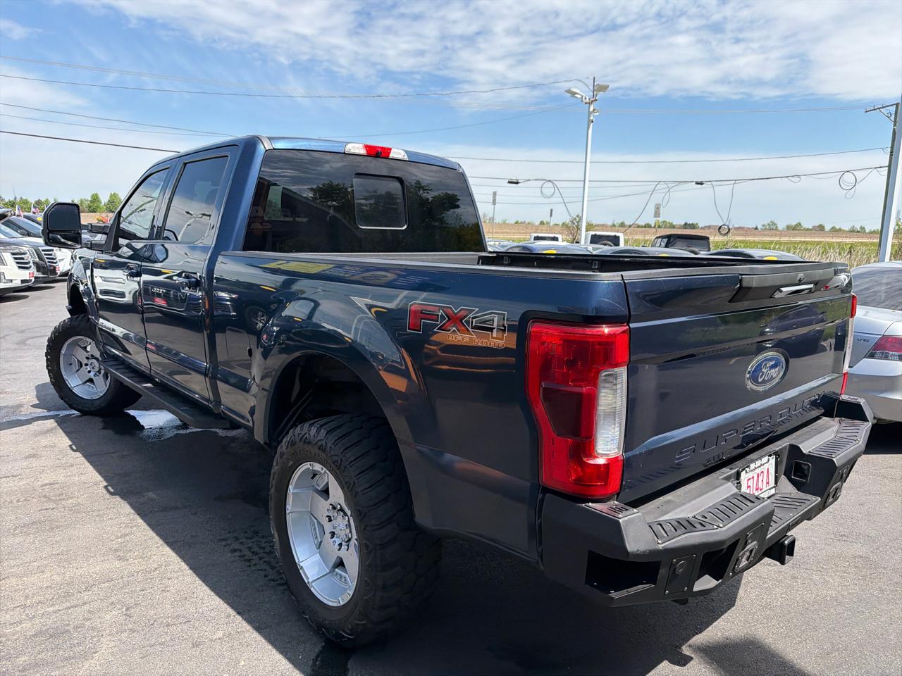 Ford Super Duty F-250 SRW Lariat 4WD Crew Cab 6.75' Box 2017
