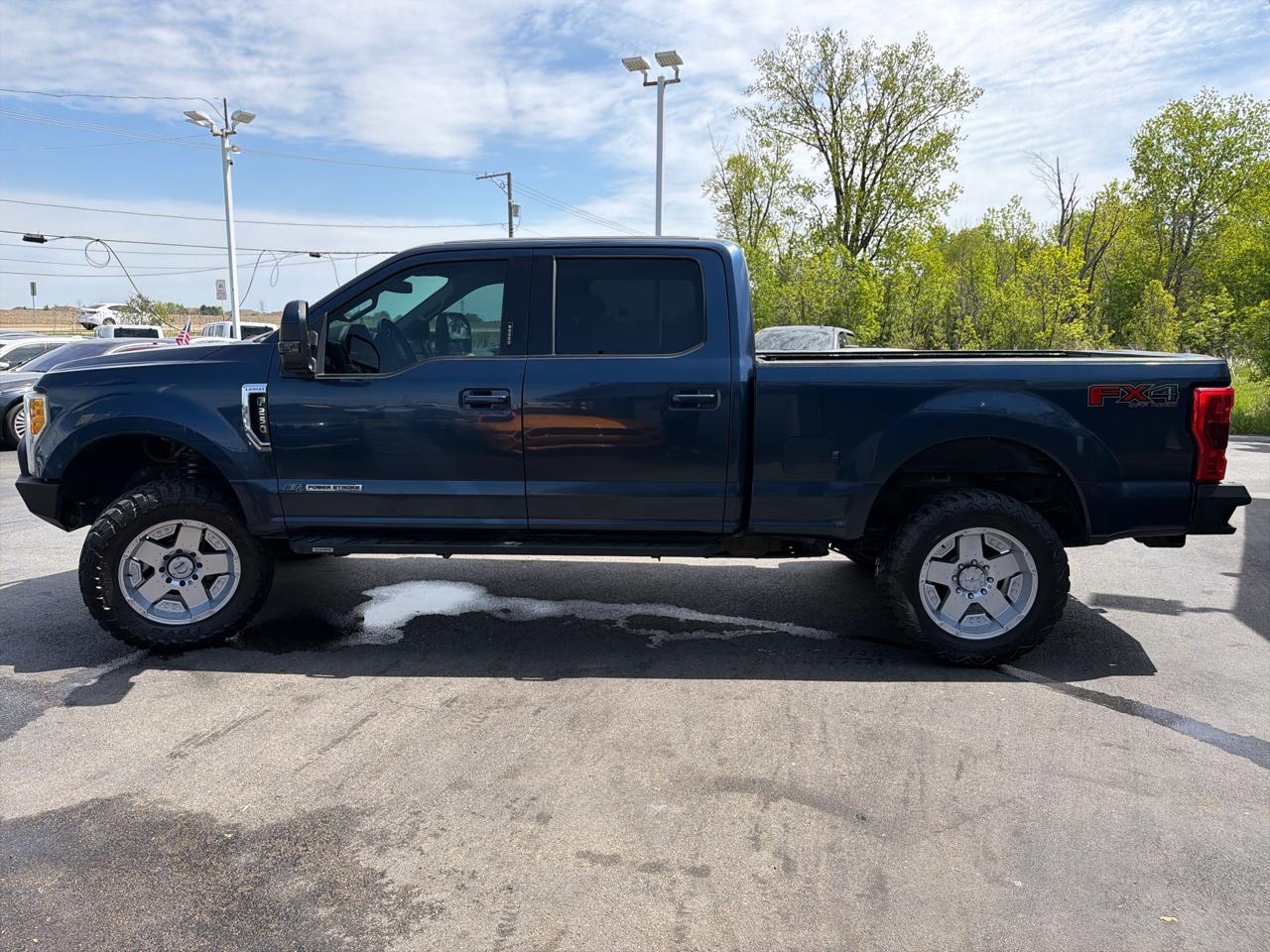Ford Super Duty F-250 SRW Lariat 4WD Crew Cab 6.75' Box 2017
