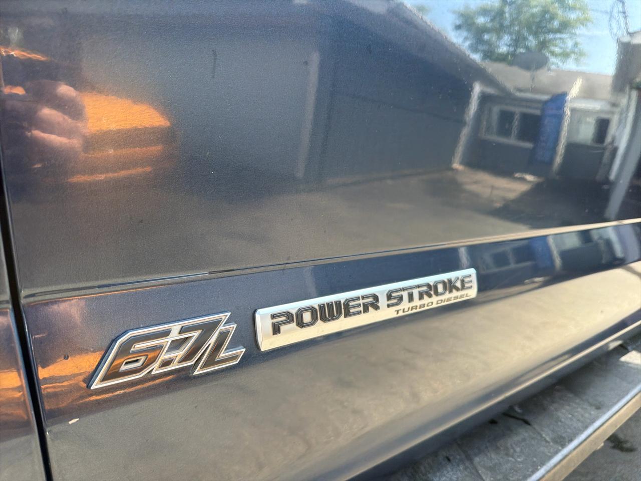 Ford Super Duty F-250 SRW Lariat 4WD Crew Cab 6.75' Box 2017