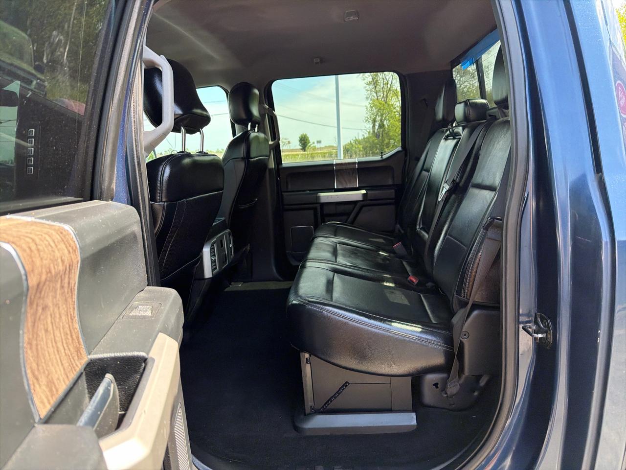 Ford Super Duty F-250 SRW Lariat 4WD Crew Cab 6.75' Box 2017