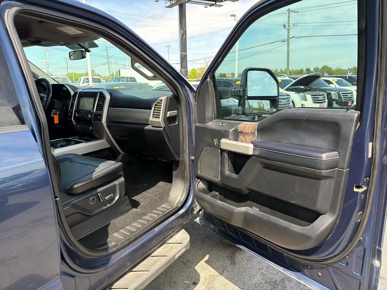 Ford Super Duty F-250 SRW Lariat 4WD Crew Cab 6.75' Box 2017