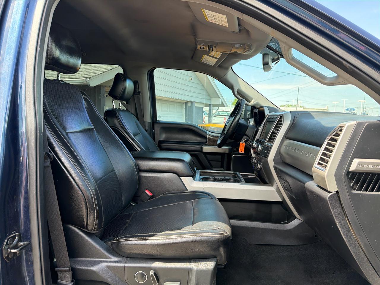 Ford Super Duty F-250 SRW Lariat 4WD Crew Cab 6.75' Box 2017