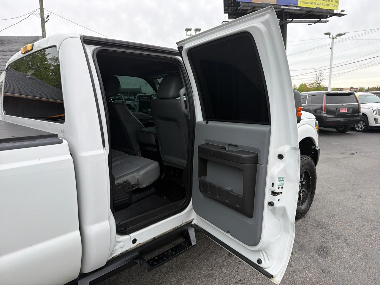Ford Super Duty F-250 SRW 4WD Crew Cab 172" XL 2014