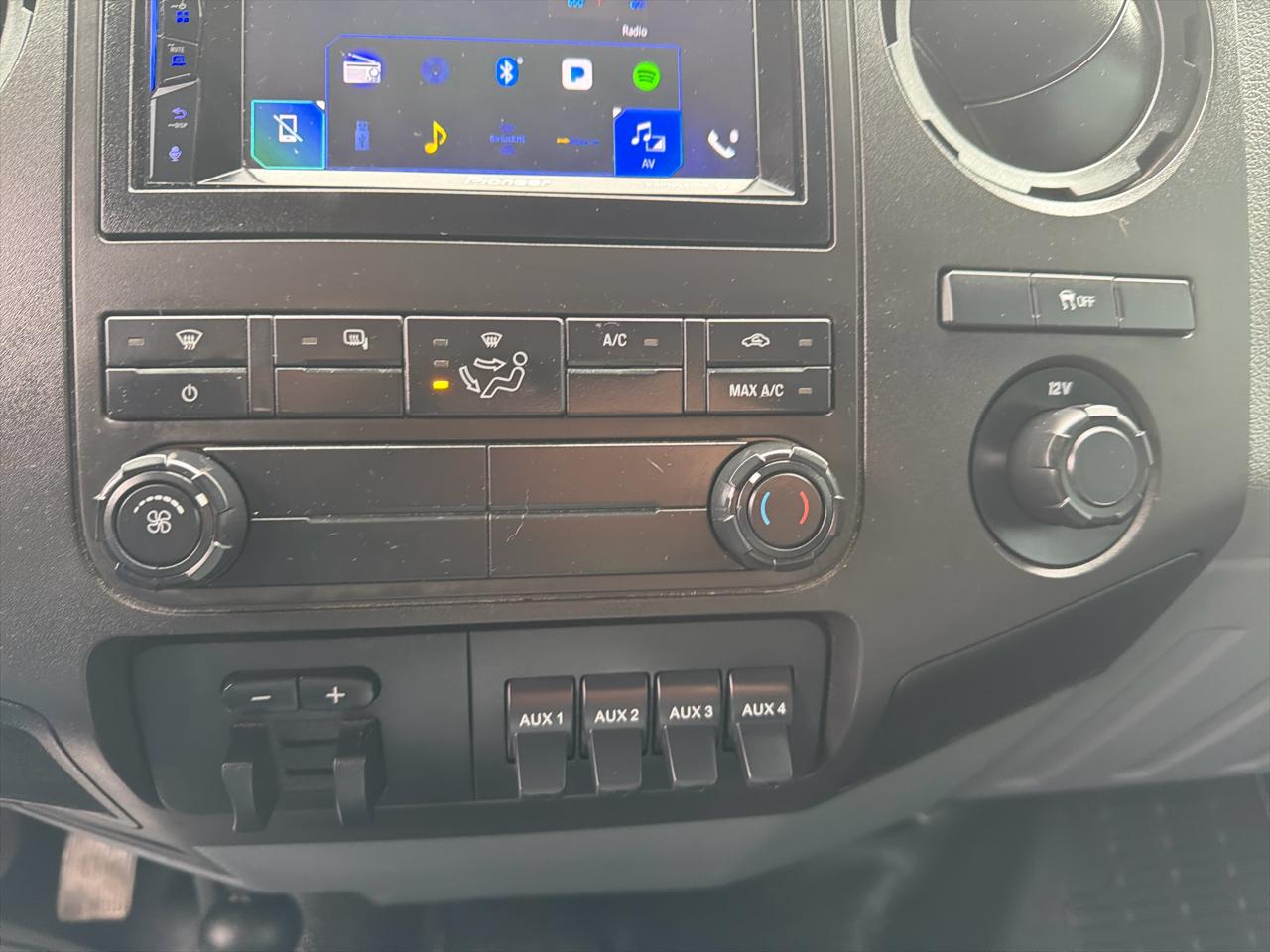 Ford Super Duty F-250 SRW 4WD Crew Cab 172" XL 2014