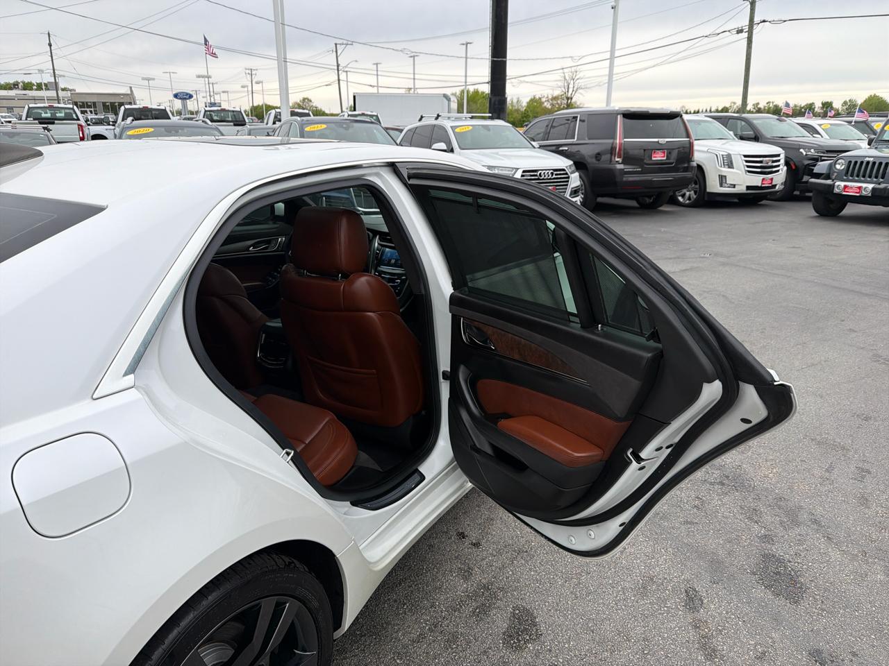 Cadillac CTS Sedan 4dr Sdn 3.6L Twin Turbo V-Sport Premium RWD 2016