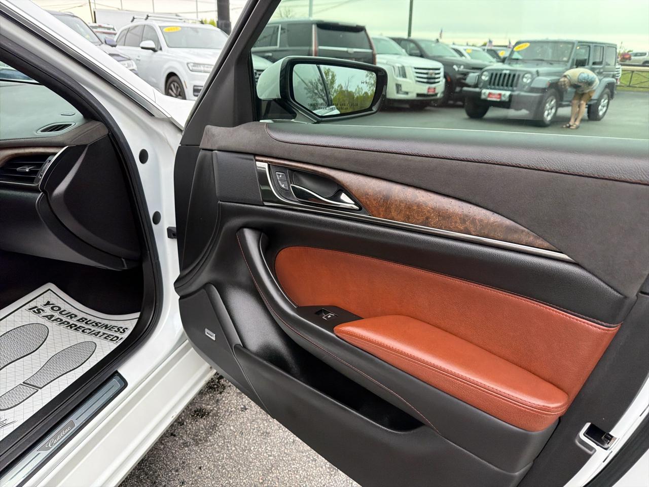 Cadillac CTS Sedan 4dr Sdn 3.6L Twin Turbo V-Sport Premium RWD 2016