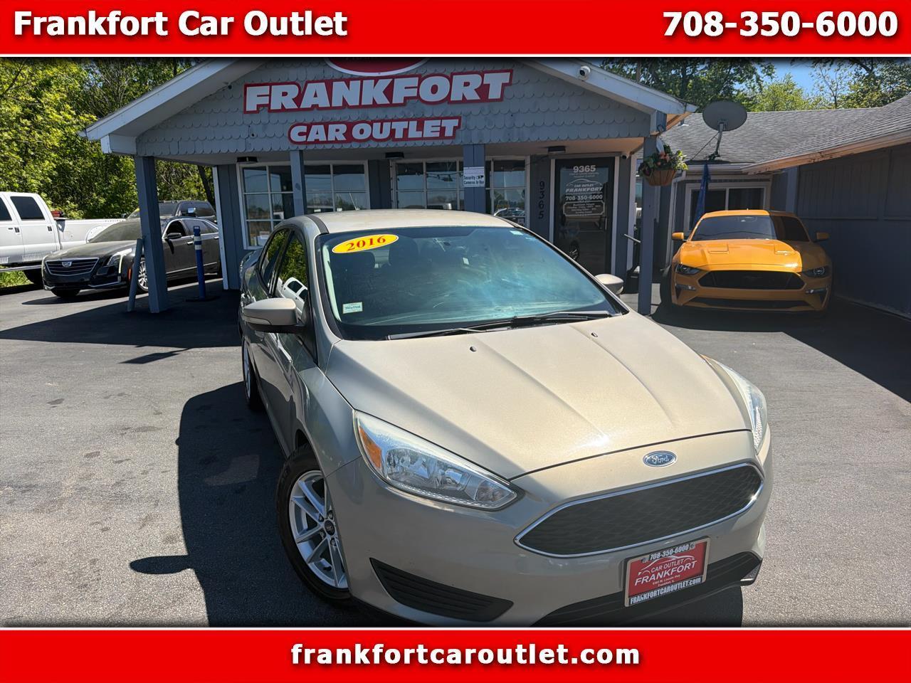 2016 Ford Focus Sedan SE's photo
