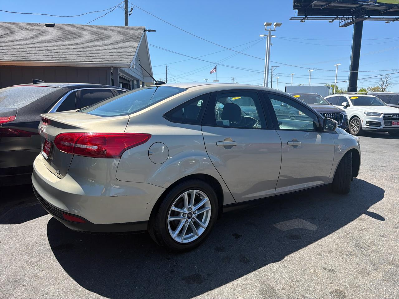 Ford Focus 4dr Sdn SE 2016