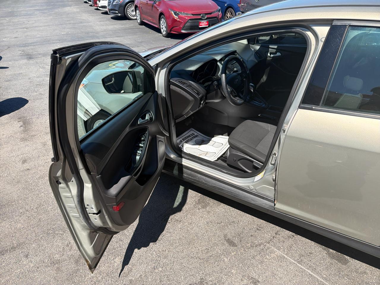 Ford Focus 4dr Sdn SE 2016