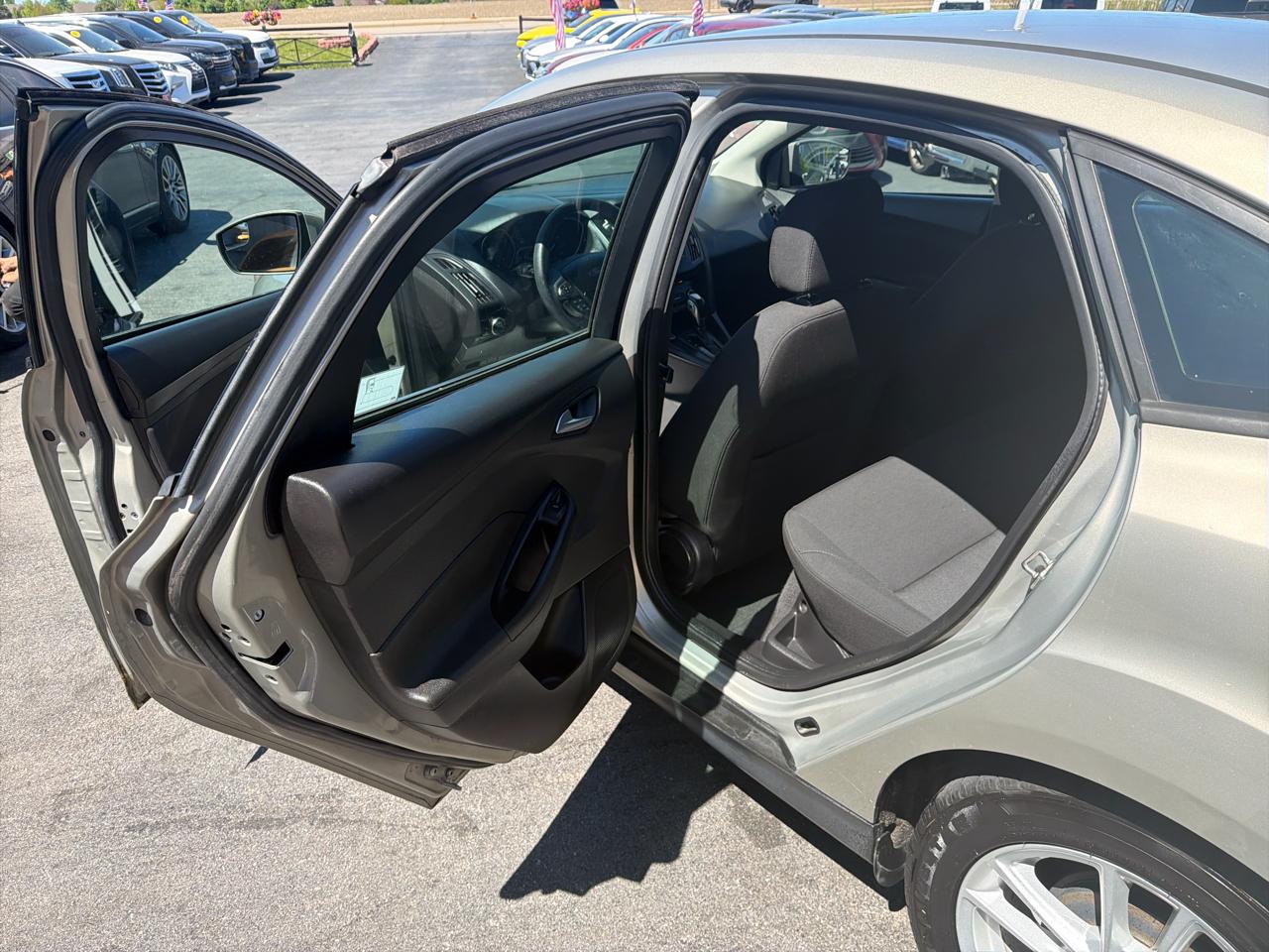 Ford Focus 4dr Sdn SE 2016