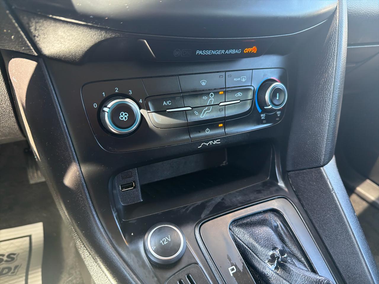 Ford Focus 4dr Sdn SE 2016
