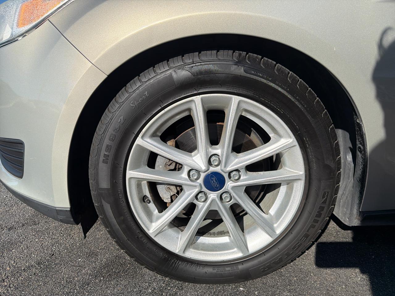 Ford Focus 4dr Sdn SE 2016