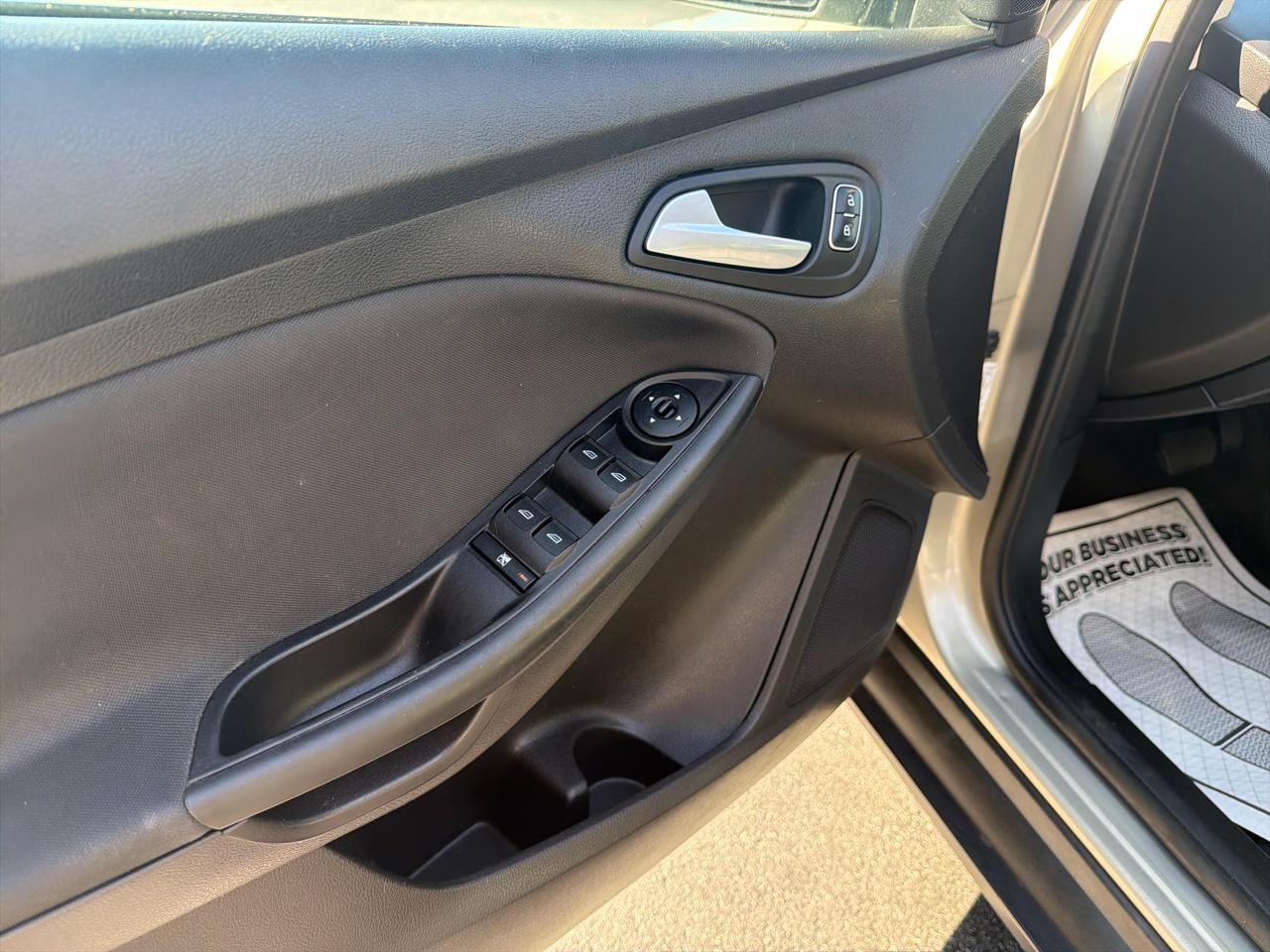 Ford Focus 4dr Sdn SE 2016