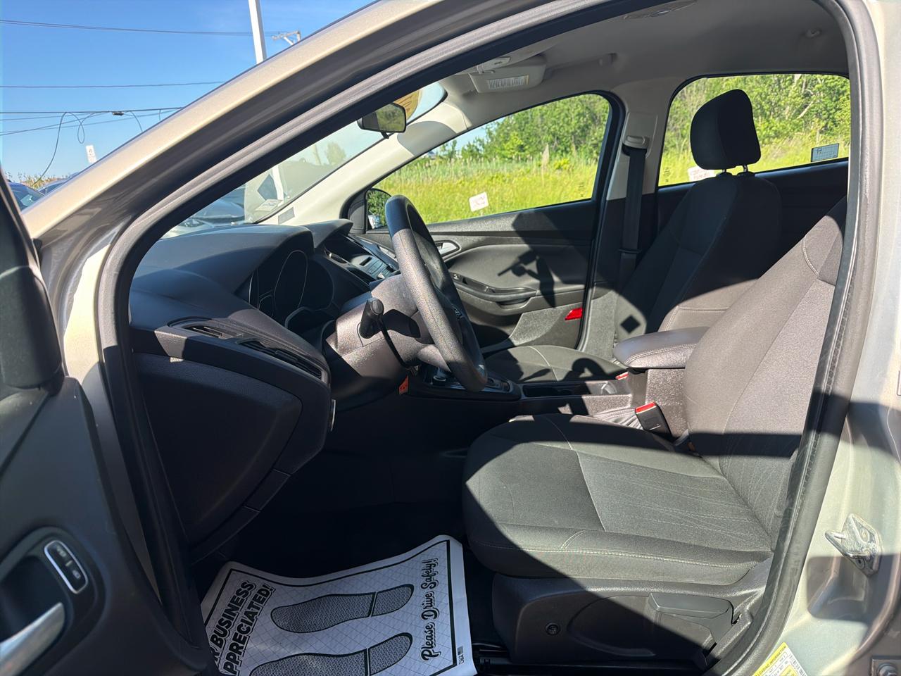 Ford Focus 4dr Sdn SE 2016
