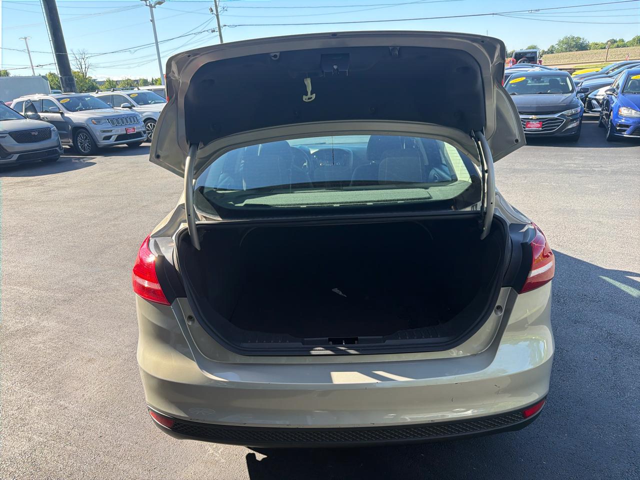 Ford Focus 4dr Sdn SE 2016