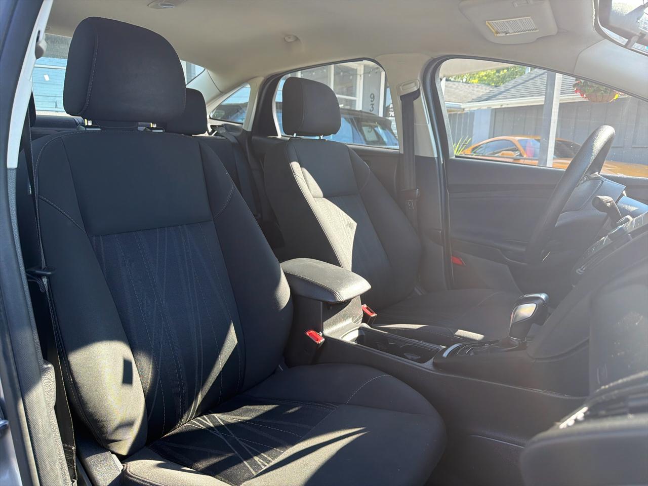 Ford Focus 4dr Sdn SE 2016