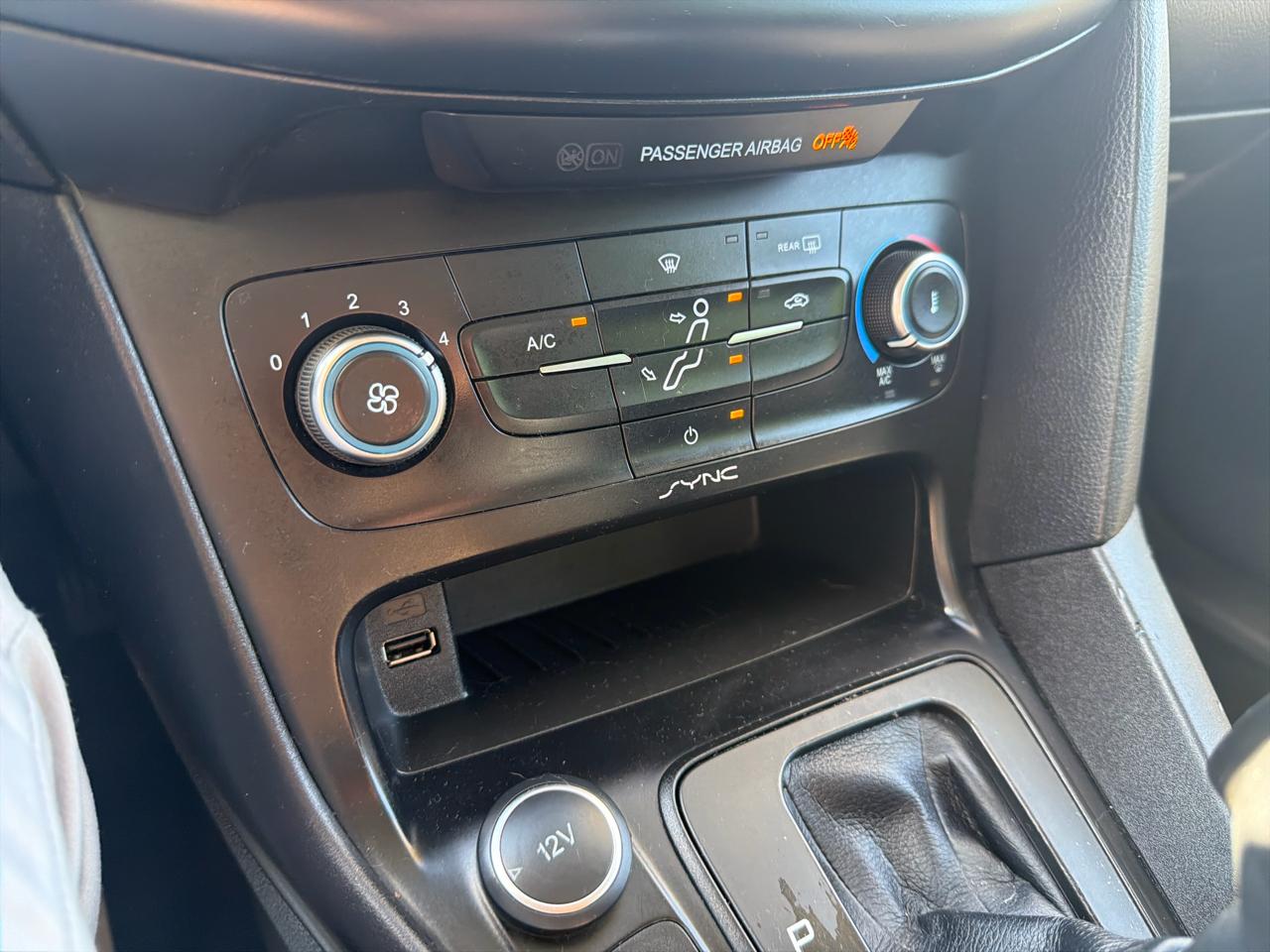 Ford Focus 4dr Sdn SE 2016