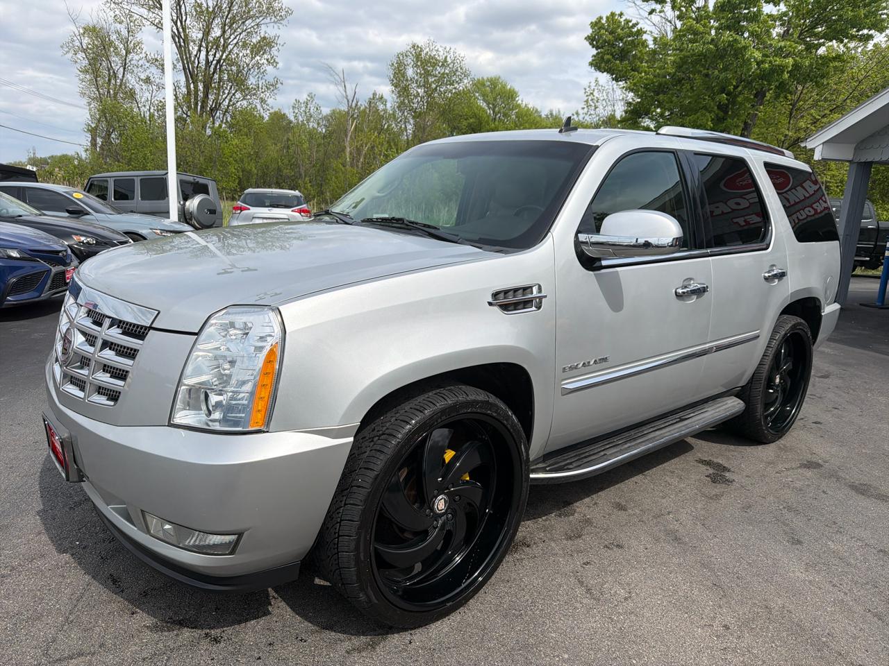 Cadillac Escalade AWD 4dr Base 2010