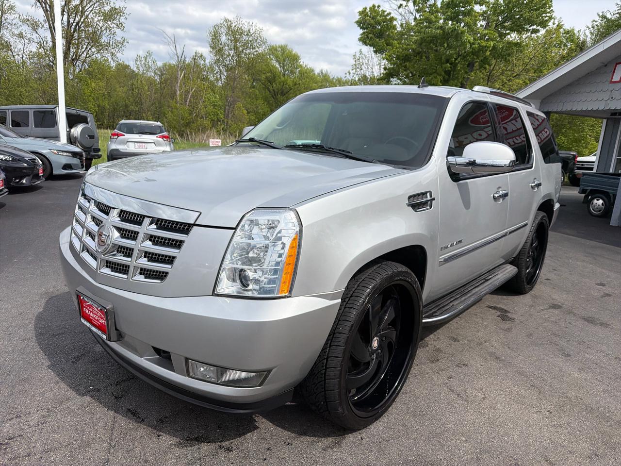 Cadillac Escalade AWD 4dr Base 2010