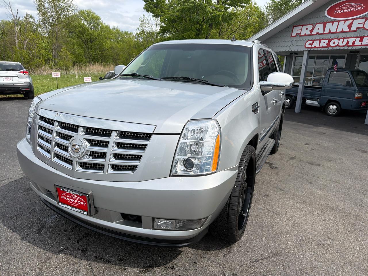 Cadillac Escalade AWD 4dr Base 2010