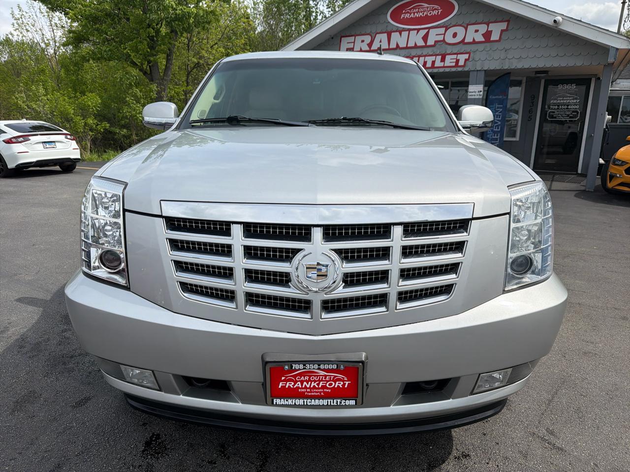 Cadillac Escalade AWD 4dr Base 2010