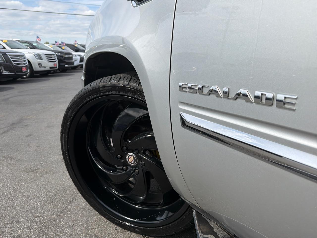 Cadillac Escalade AWD 4dr Base 2010