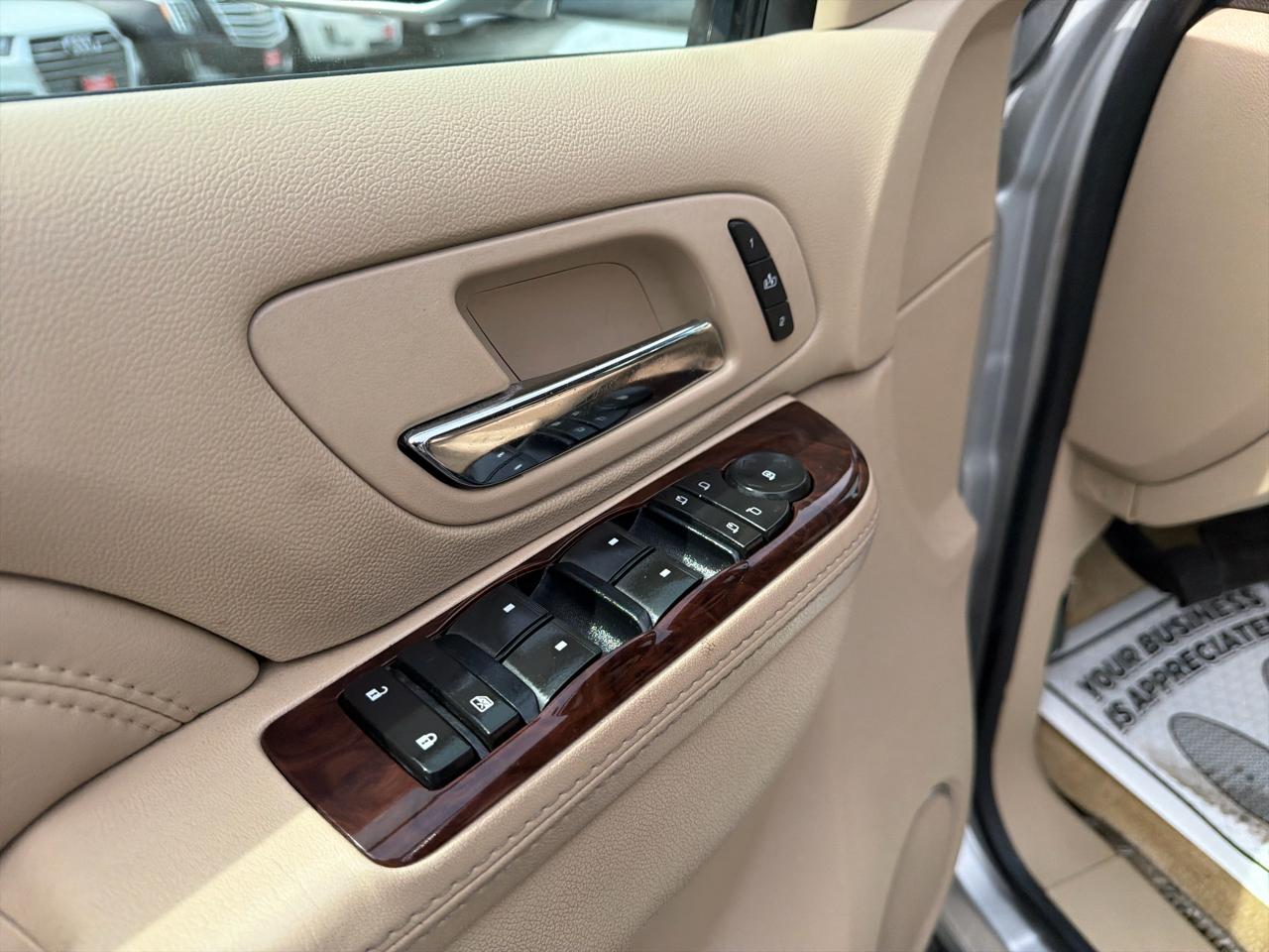 Cadillac Escalade AWD 4dr Base 2010