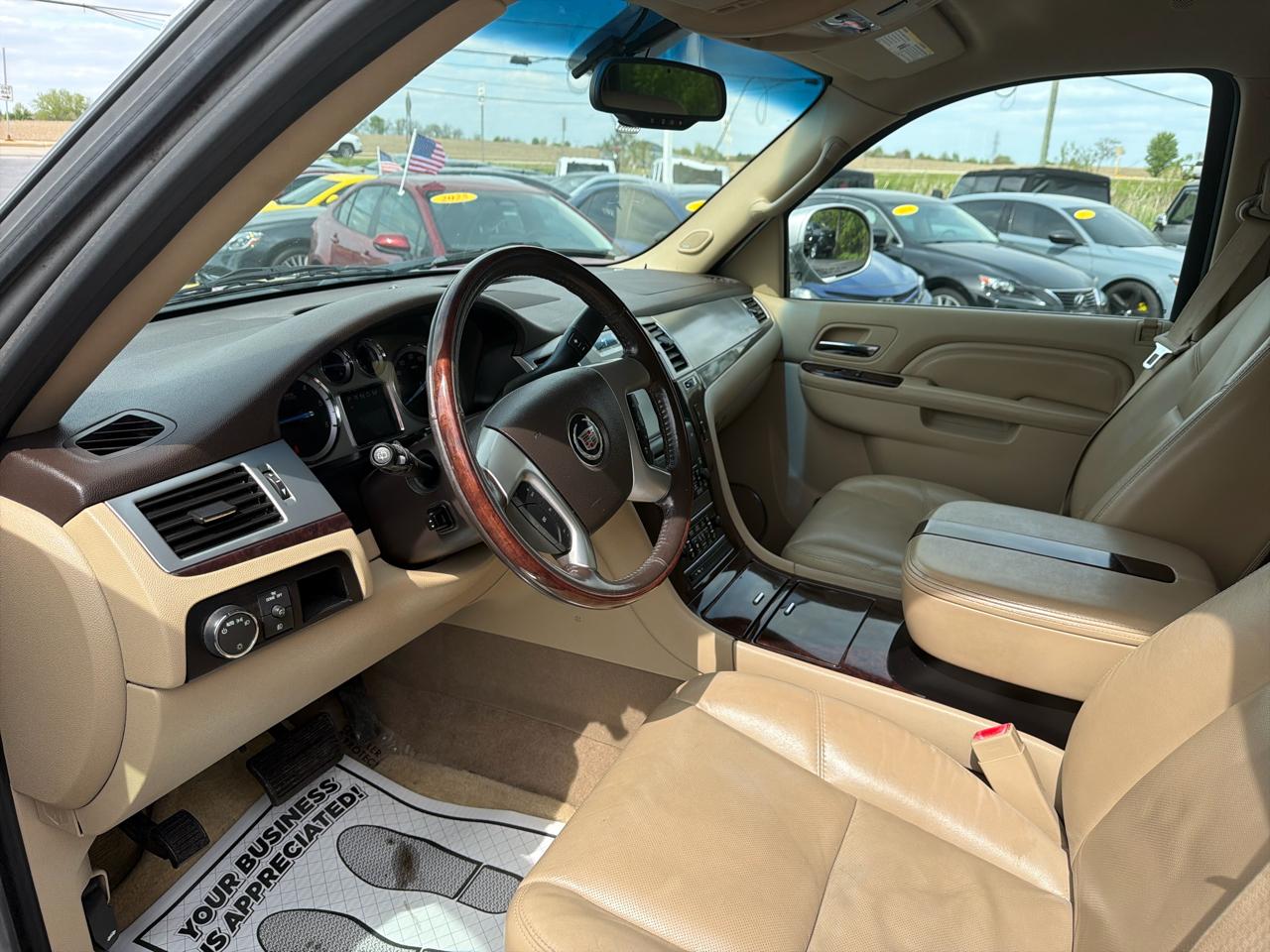 Cadillac Escalade AWD 4dr Base 2010