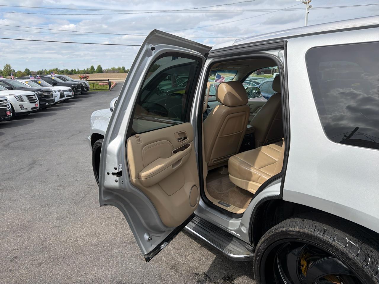 Cadillac Escalade AWD 4dr Base 2010