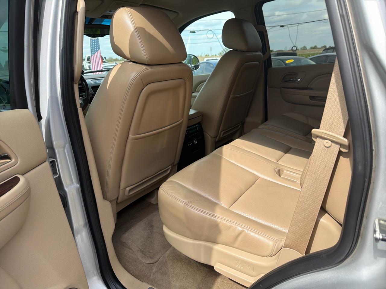 Cadillac Escalade AWD 4dr Base 2010