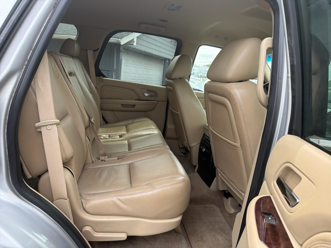 Cadillac Escalade AWD 4dr Base 2010