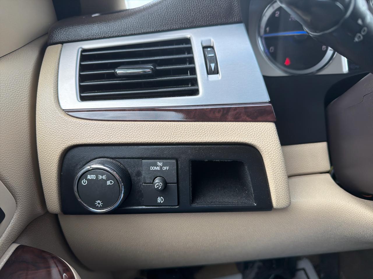 Cadillac Escalade AWD 4dr Base 2010
