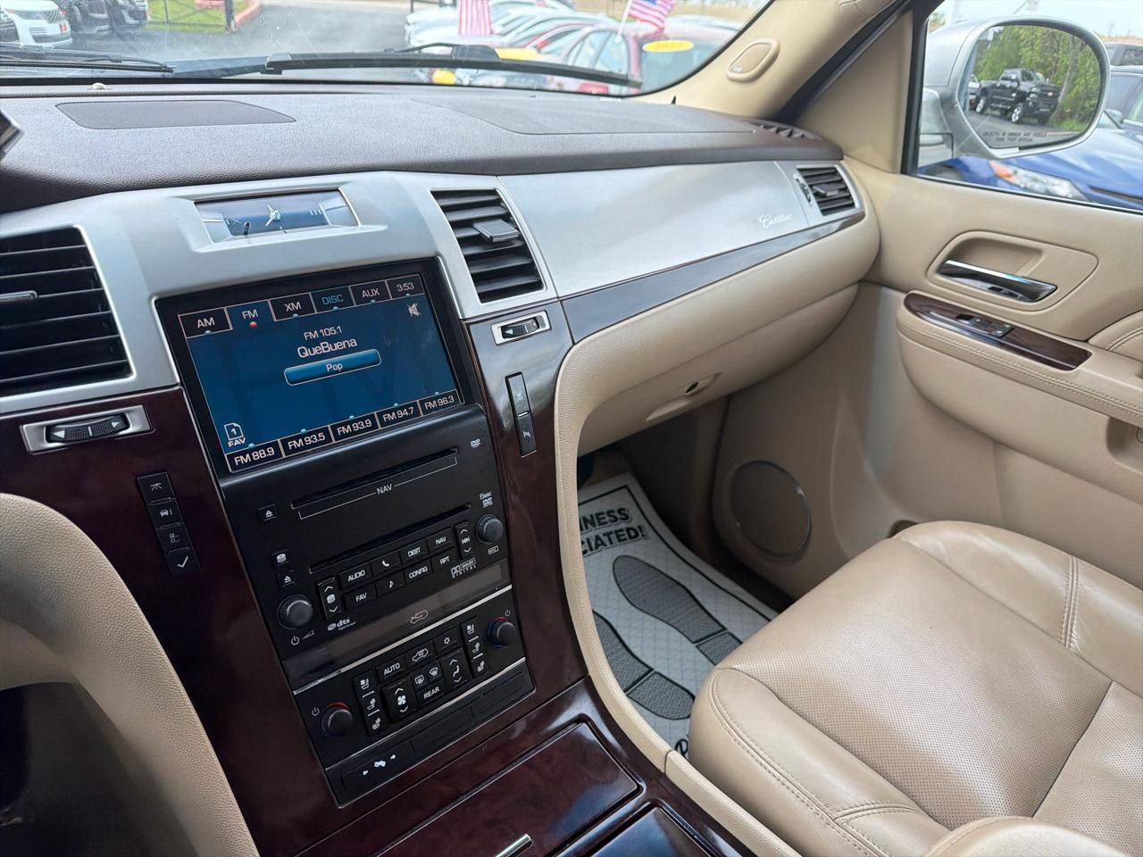 Cadillac Escalade AWD 4dr Base 2010