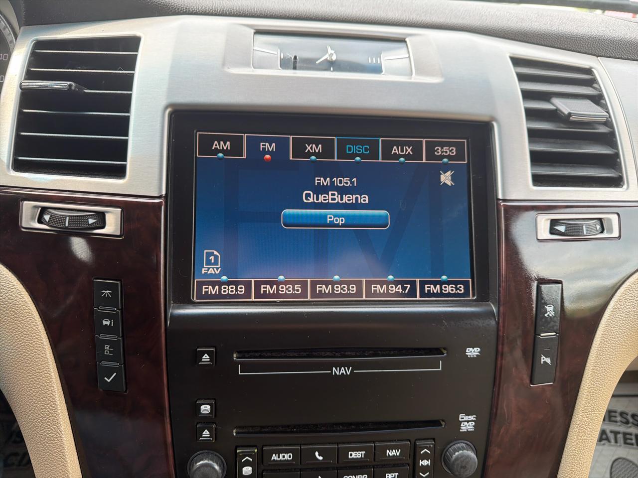 Cadillac Escalade AWD 4dr Base 2010
