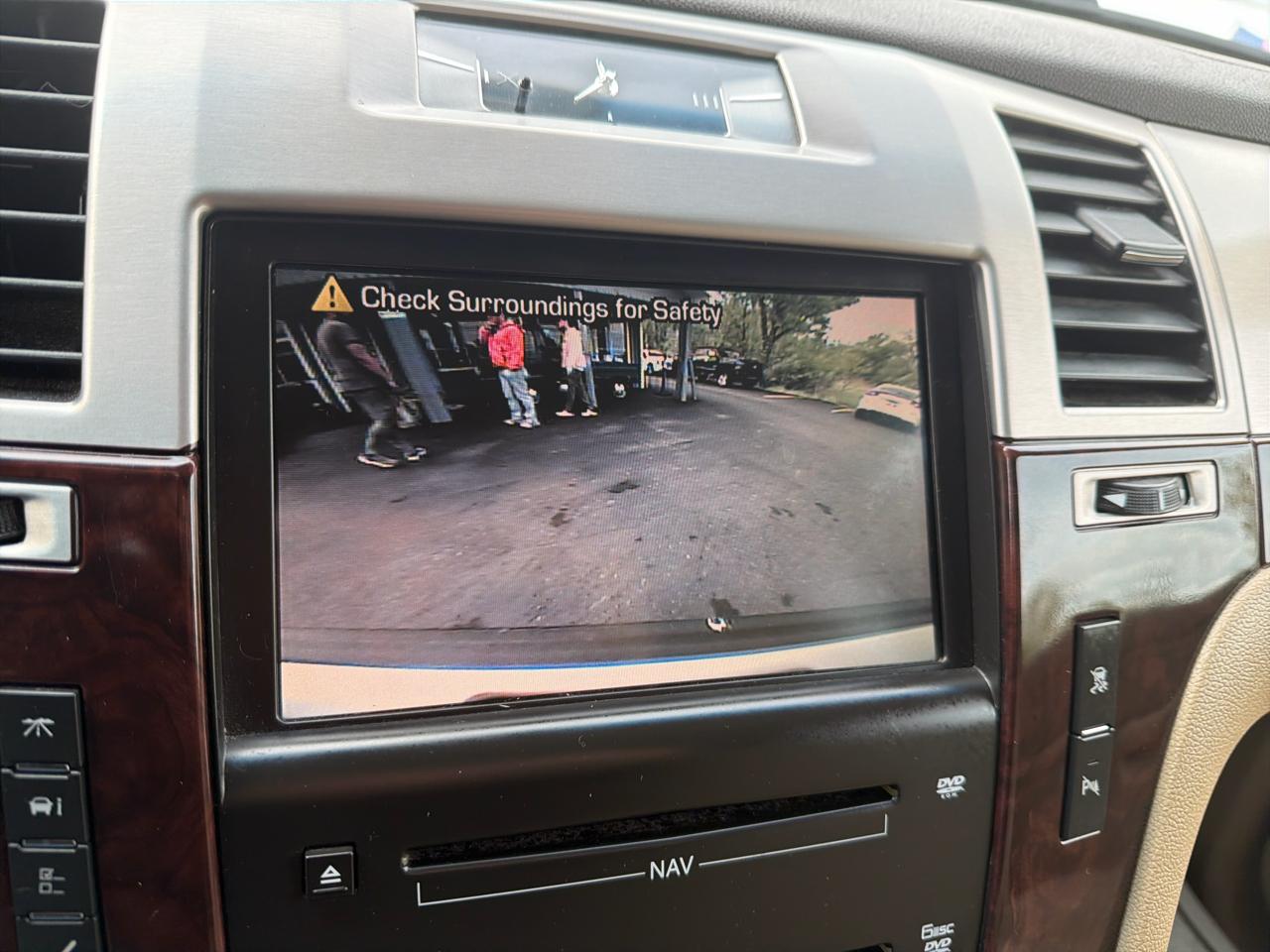 Cadillac Escalade AWD 4dr Base 2010