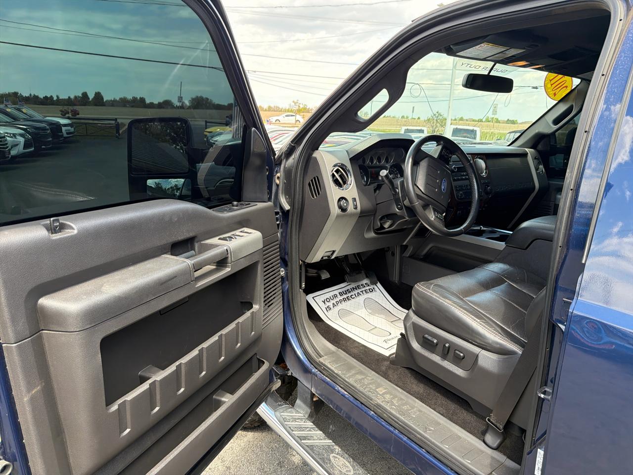 Ford Super Duty F-250 SRW 4WD Crew Cab 156" Lariat 2011