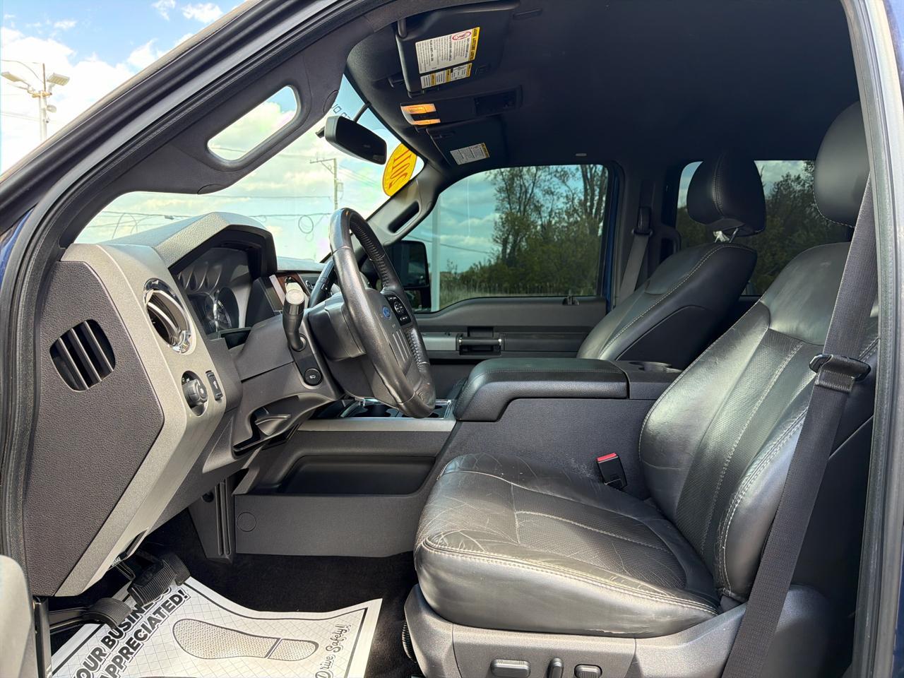 Ford Super Duty F-250 SRW 4WD Crew Cab 156" Lariat 2011
