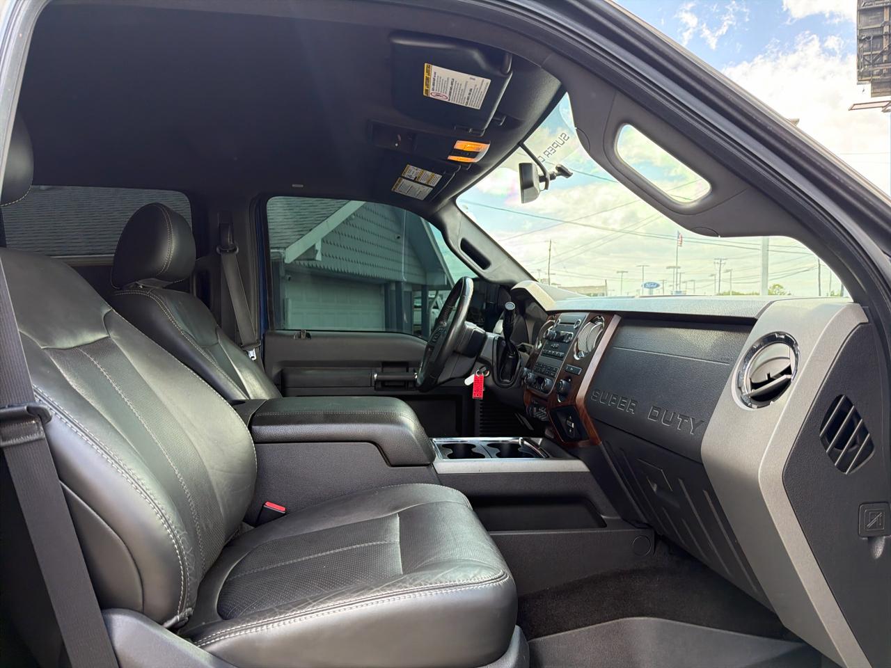 Ford Super Duty F-250 SRW 4WD Crew Cab 156" Lariat 2011