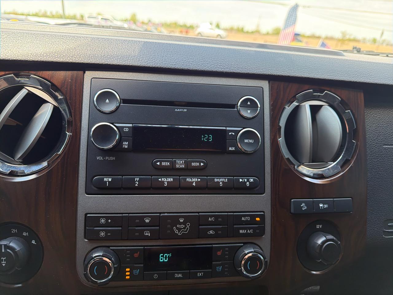 Ford Super Duty F-250 SRW 4WD Crew Cab 156" Lariat 2011