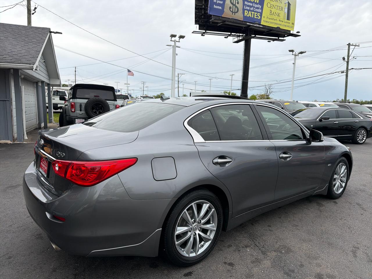 Infiniti Q50 4dr Sdn 2.0t Premium AWD 2016