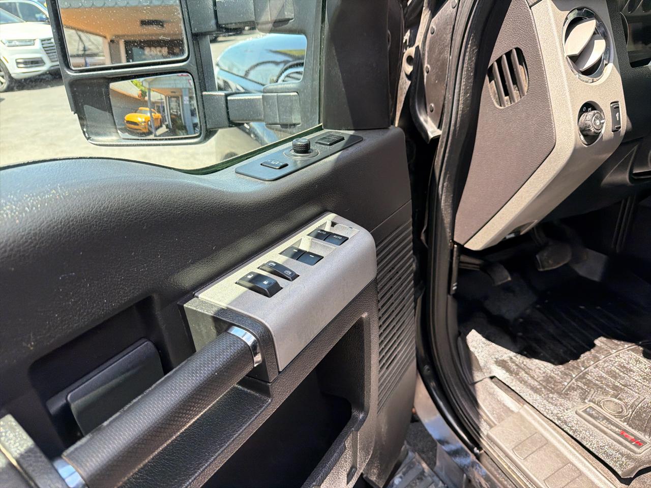 Ford Super Duty F-250 SRW 4WD Crew Cab 156" Lariat 2013