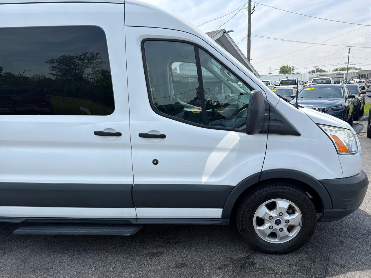 Ford Transit Passenger Wagon T-350 148" Med Roof XLT Sliding RH Dr 2018