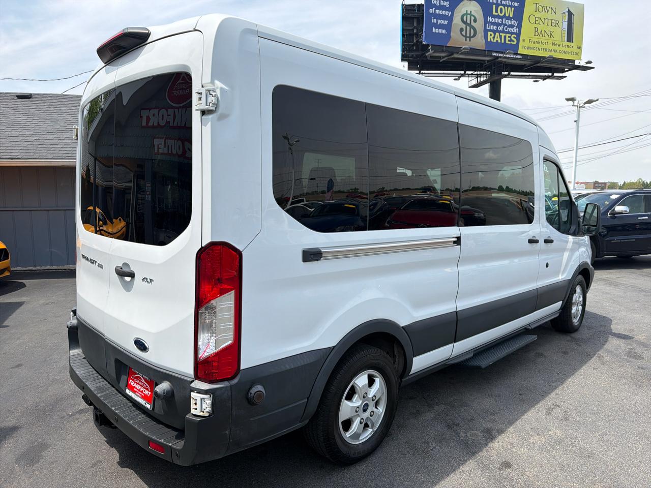 Ford Transit Passenger Wagon T-350 148" Med Roof XLT Sliding RH Dr 2018