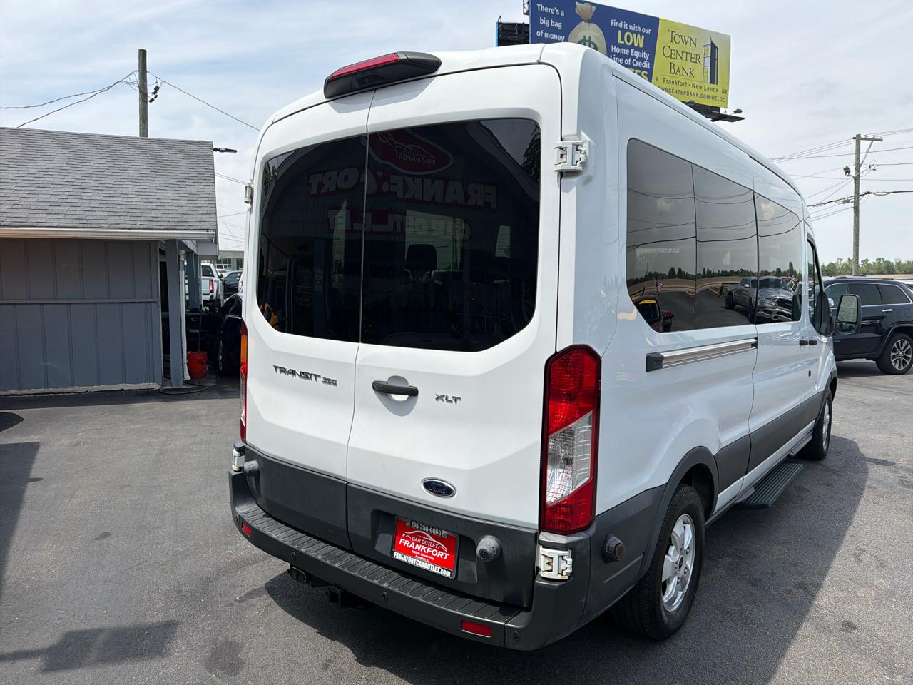 Ford Transit Passenger Wagon T-350 148" Med Roof XLT Sliding RH Dr 2018