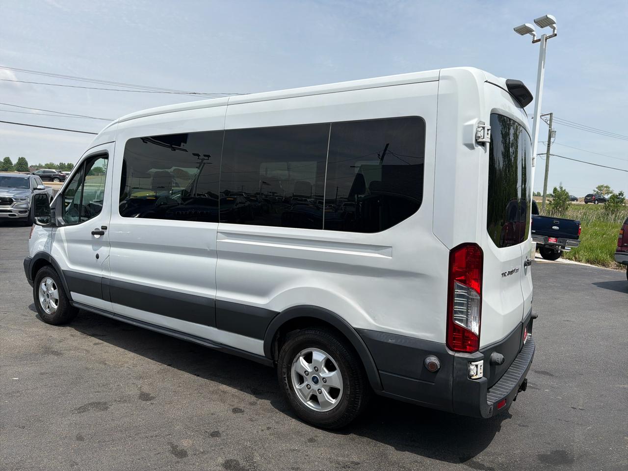 Ford Transit Passenger Wagon T-350 148" Med Roof XLT Sliding RH Dr 2018